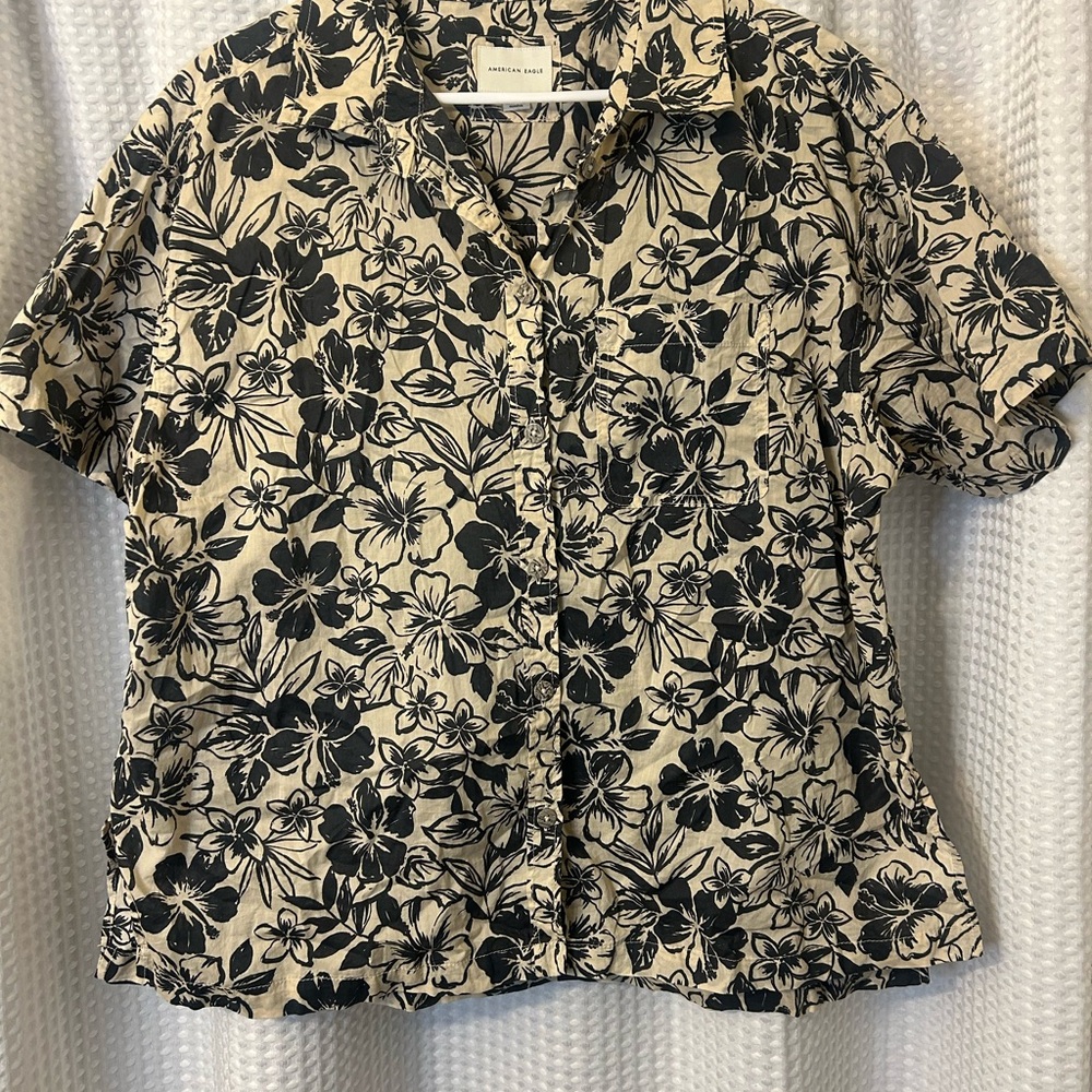 American Eagle Outfitters Black and Cream Floral Button Down Shirt